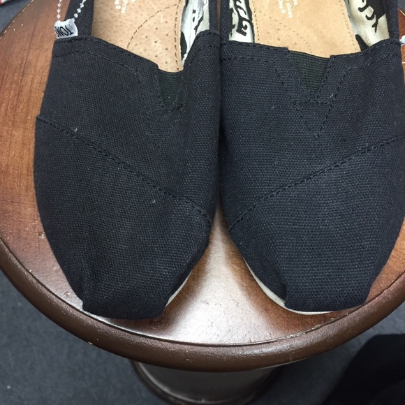 Toms Women Black/White Classic Canvas Flats #721 - Picture 2 of 7